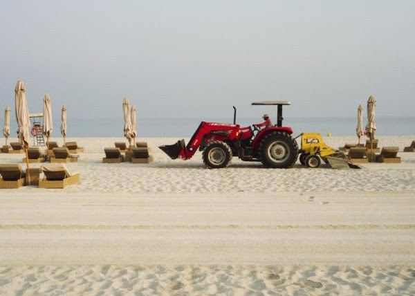 In the crown prince’s vision, Saadiyat Island would include luxury hotels, Marbella-style villas, a boutique shopping quarter, and, most important, a vast cultural district. Image by Knut Egil Wang. UAE, 2016. In the crown prince’s vision, Saadiyat Island would include luxury hotels, Marbella-style villas, a boutique shopping quarter, and, most important, a vast cultural district. Image by Knut Egil Wang. UAE, 2016.