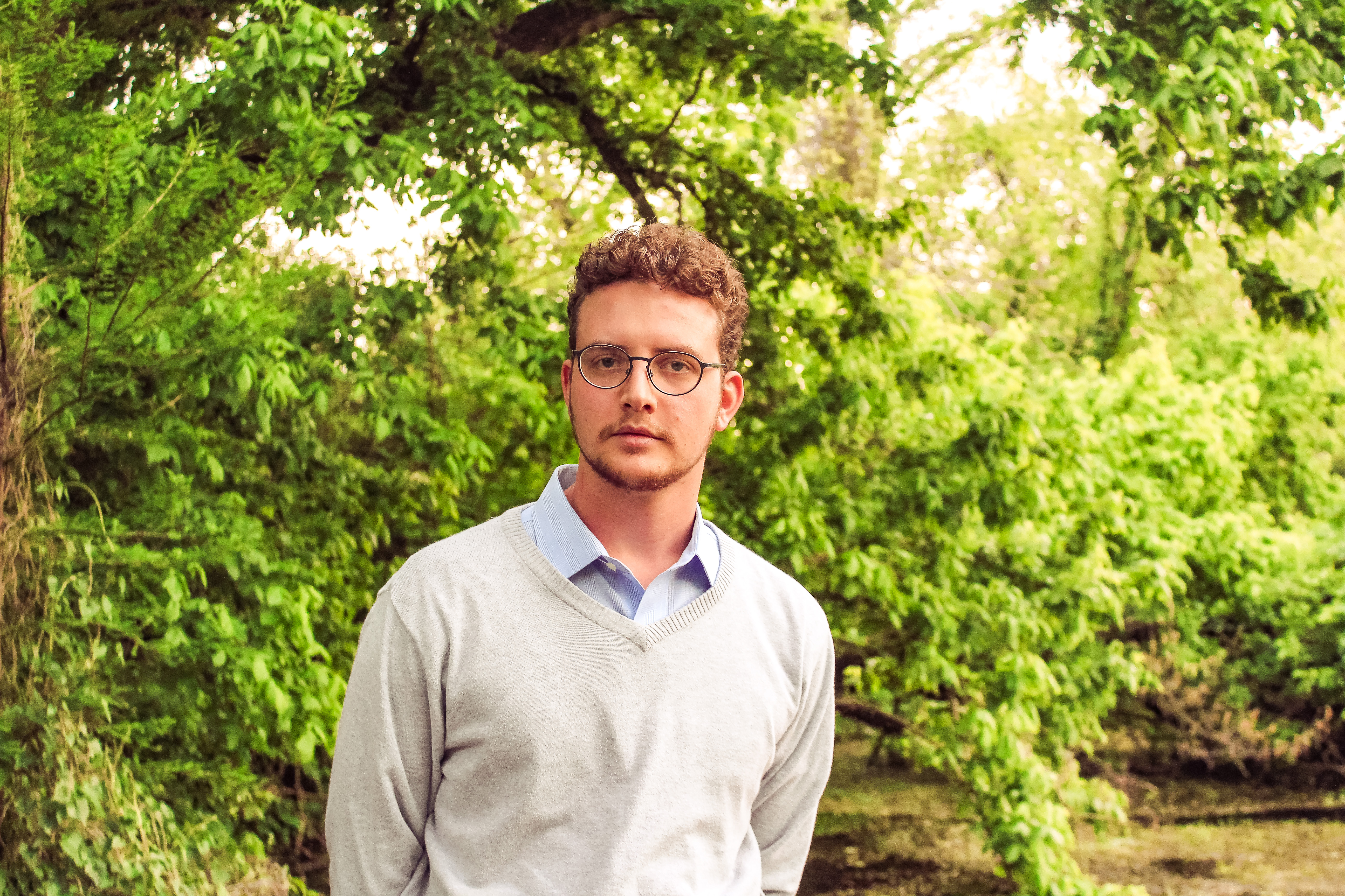 Elias Thompson headshot