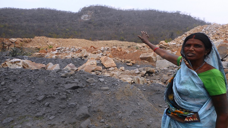 coal 99.jpg Woman pointing