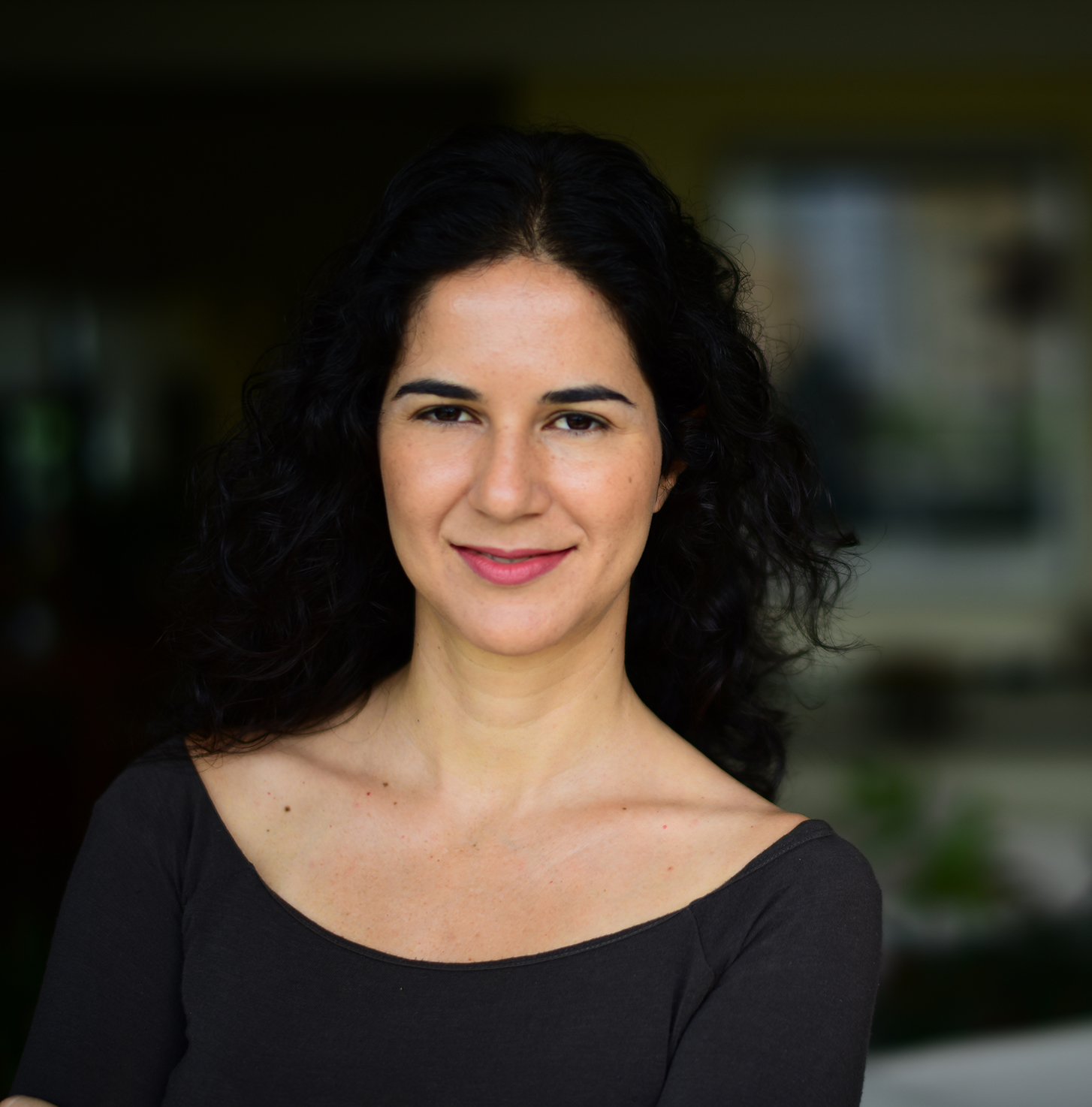 Thaís Borges headshot