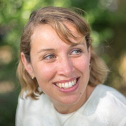 Juliet Riddell headshot