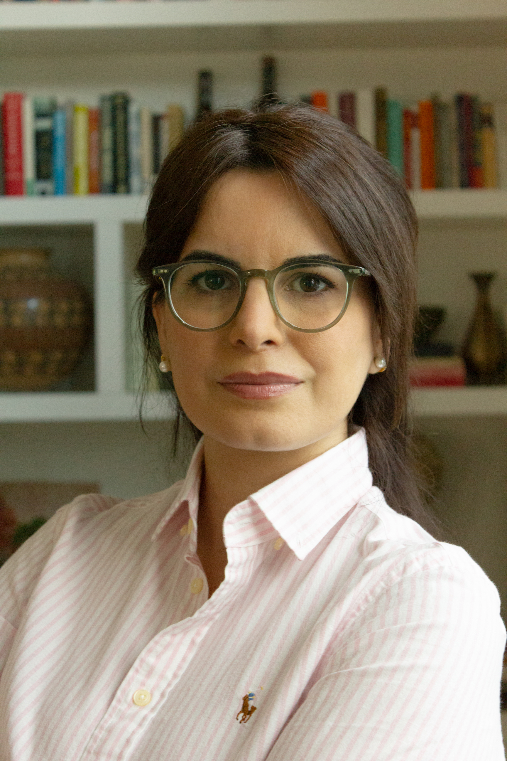 Arezou Rezvani Headshot