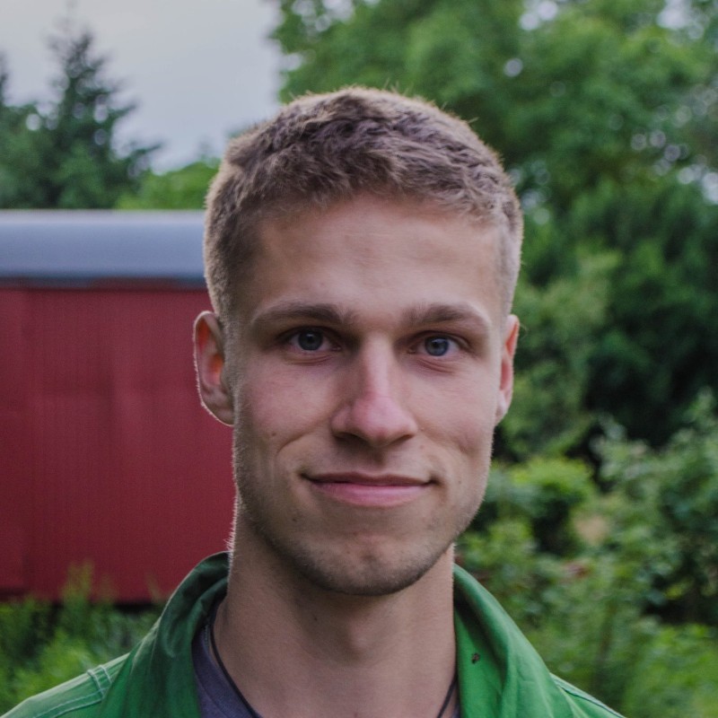 Justin-Casimir Braun headshot