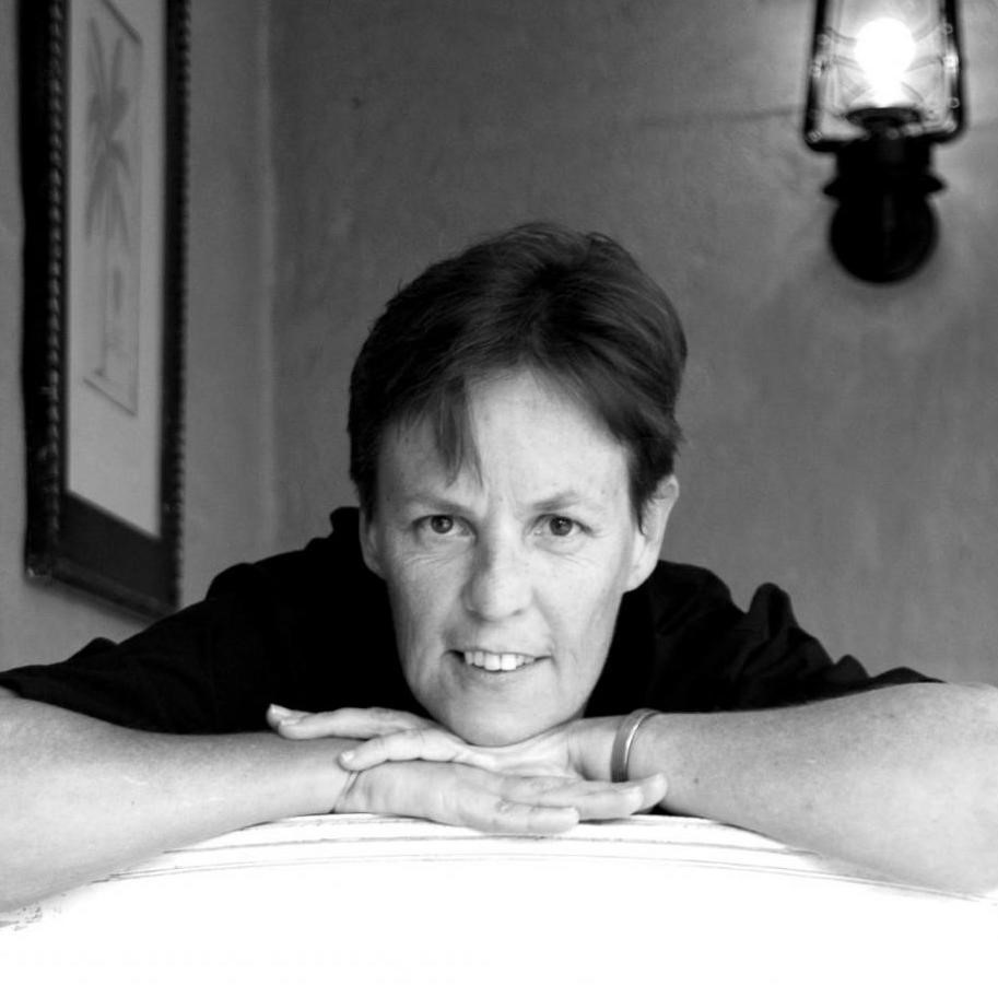 Fiona Macleod headshot
