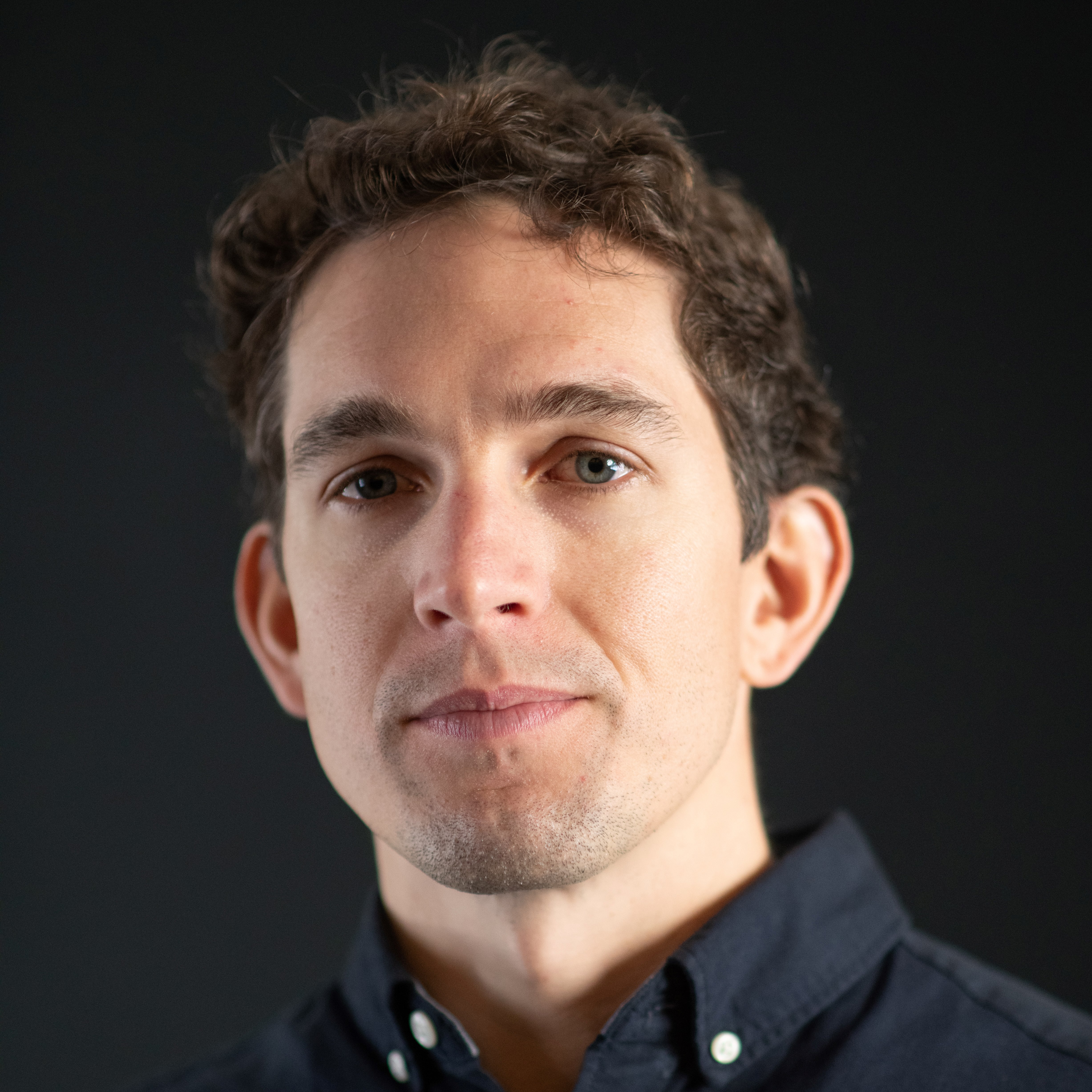 Alec Luhn headshot