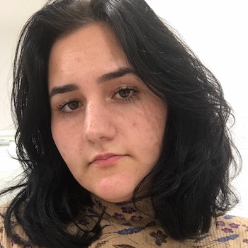 Rosa Schwartzburg headshot