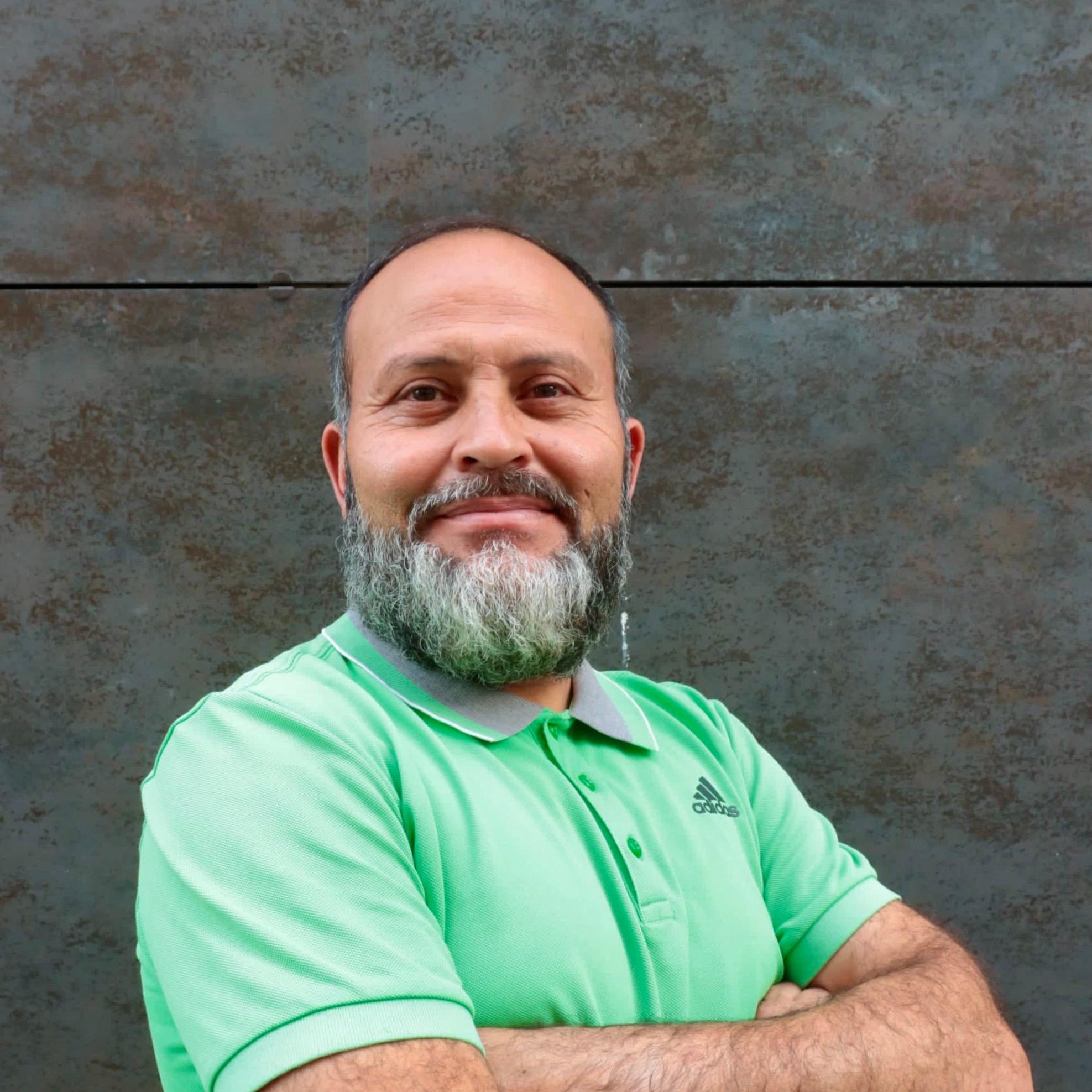Valente Rosas headshot