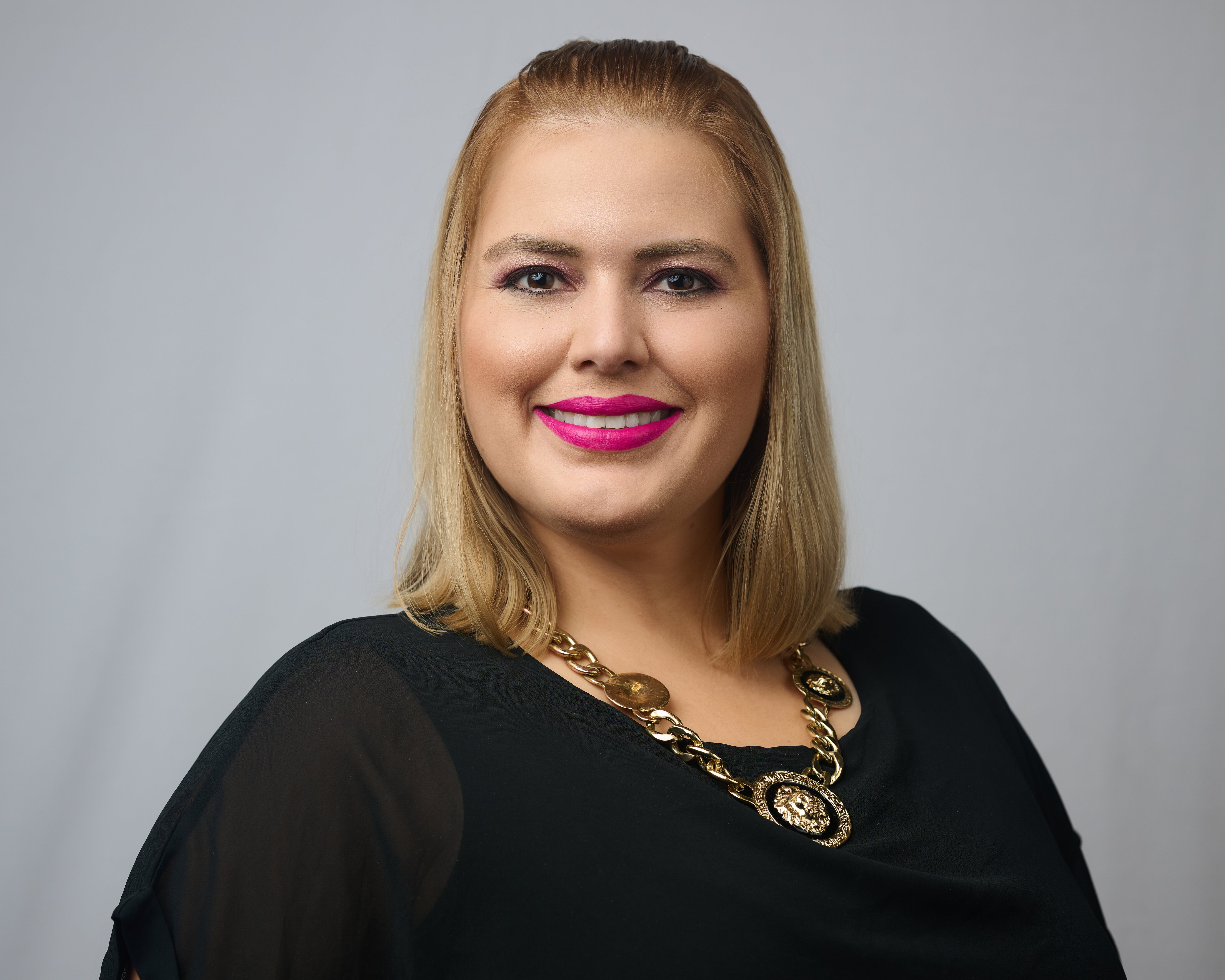headshot of Gabriela Brenes