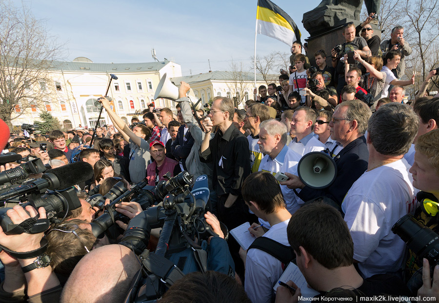Protest leaders from Moscow have been rallying support for Oleg Shein, a candidate who lost the mayoral election in Astrakhan. He has gone on a hunger strike to protest the elections committee for disregarding his evidence of election fraud. The gathering drew several thousand people and was the largest demonstration outside of Moscow in years. Image by Maxim Korotchenko. Russia, 2012. Media file: 28.jpg
