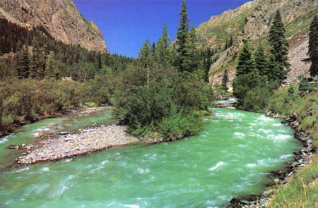 River Swat, Kalam. Image from Farooq Nasir's Flickr photostream. Media file: 3152537971_88c381dd1a.jpg