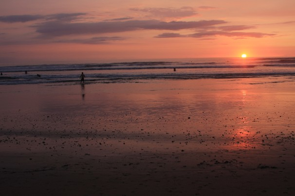 Costa Rica draws nearly a million U.S. tourists each year to its beaches and national parks but the country is experiencing more crime as drug traffickers move cocaine along the Panamerican Highway and up the coast. Image by Nick Miroff. Costa Rica, 2011.