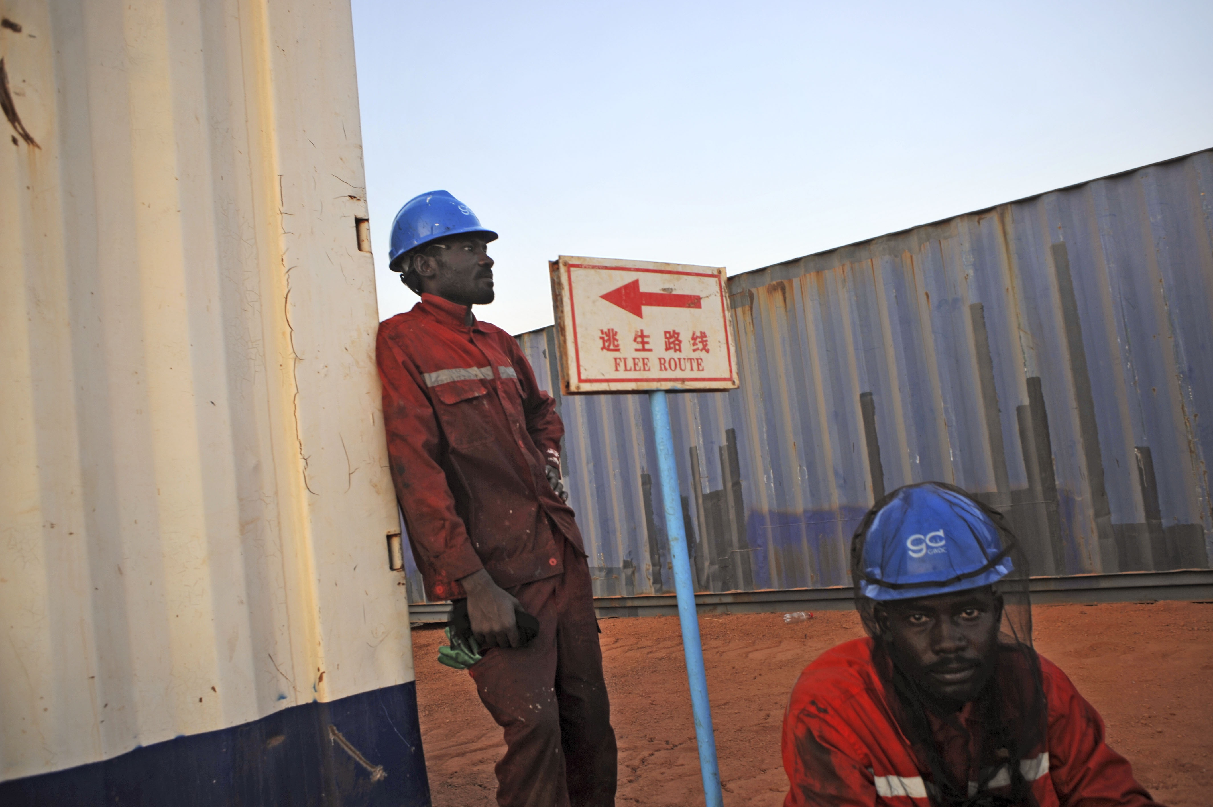 Great Nile Petroleum Operating Corporation. Bentiu, South Sudan. Image by Cedric Gerbehaye / Agence VU. January 2011. Media file: GEC_5060_10731.jpg