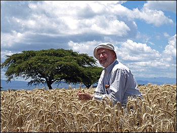 Geoff Nightingale, who farms 1,350 acres with his son in Kenya's Great Rift Valley, was able to afford fungicides to spray on his crops. Still, he said, the yields were "terrible, awful." Image by Sharon Schmickle for The Washington Post. Kenya, 2009. Media file: PH2009021703548.jpg