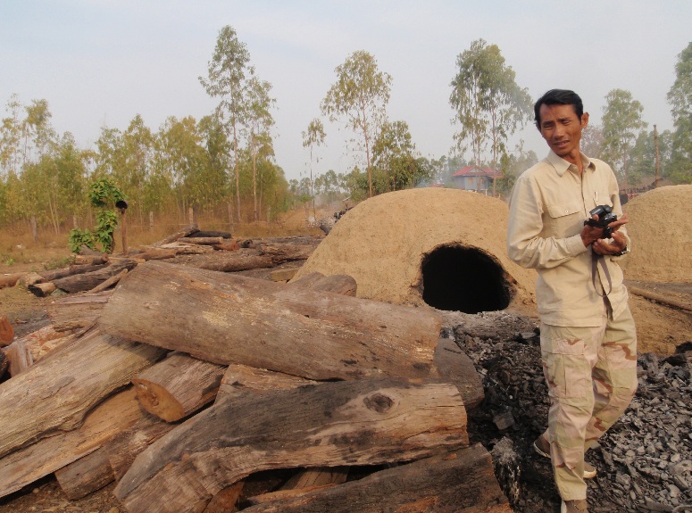 Environmental activist Wutty Chut visiting Kamping Speu Province in March 2012. Image by James Stephens. Cambodia, 2012. Media file: cambodia.wutty_.jpg