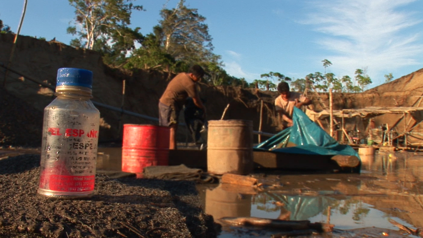 El Espanol is the preferred mercury brand used by miners in Madre de Dios. Image by Stephen Sapienza. Peru, 2011.