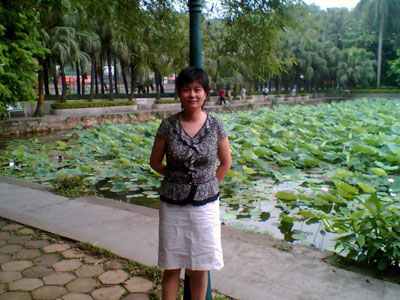 Ms. He suffers from myelodysplastic anemia, a precursor to leukemia, as a result of painting furniture and varnishing it for American consumers. Image by Loretta Tofani. China, 2007. Media file: story3_1.jpg