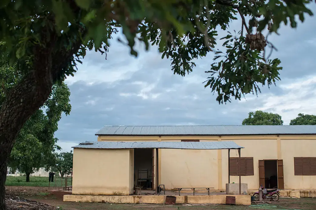 The shuttered cashew processing plant in Kolondiéba as seen by an FP photographer in July. Image by Nichole Sobecki. Mali, 2017. 