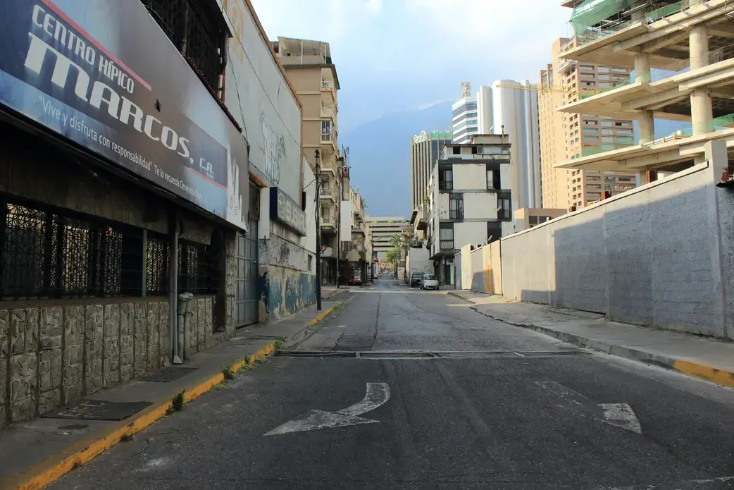 The main streets in Caracas, Venezuela, are empty during the COVID-19 lockdown. Image by Edgloris Marys. Venezuela, 2020. The main streets in Caracas, Venezuela, are empty during the COVID-19 lockdown. Image by Edgloris Marys. Venezuela, 2020.