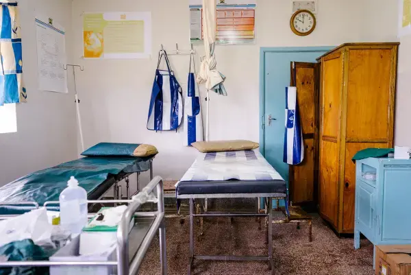 The Zika virus, which causes birth defects, could cause women to have unsafe abortions in countries where abortion is illegal. Image by Jake Naughton. Kenya, 2015. Media file: abortion_clinic.png