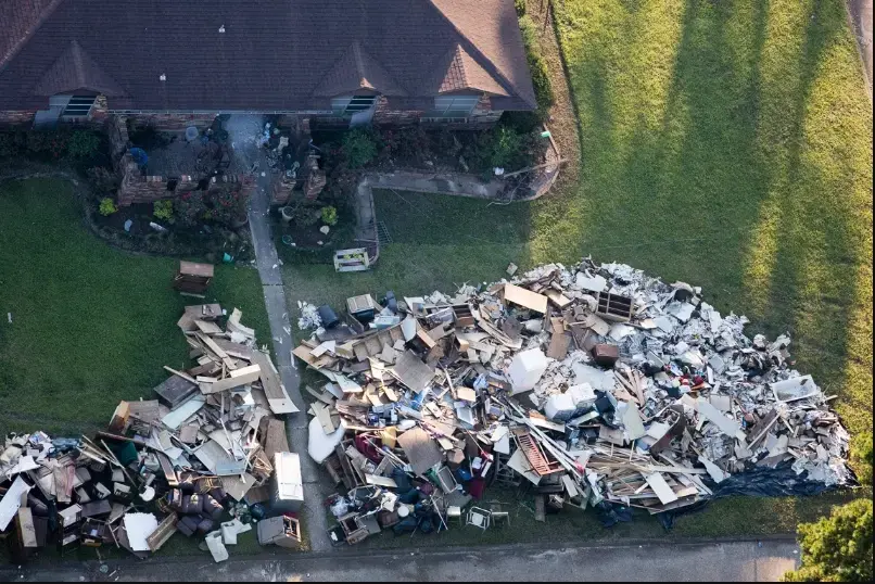 Hurricane Harvey flooded and ruined every home in some Texas neighborhoods, such as this one in the city of Vidor, in eastern Texas. Image by Alex MacLean. United States, 2017.