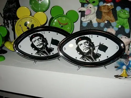 The image of Che Guevara, who led the 1959 Cuban Revolution alongside Fidel Castro, has been widely commercialized. Image by ccboca, Flickr. 2009. Media file: pic_che.jpg