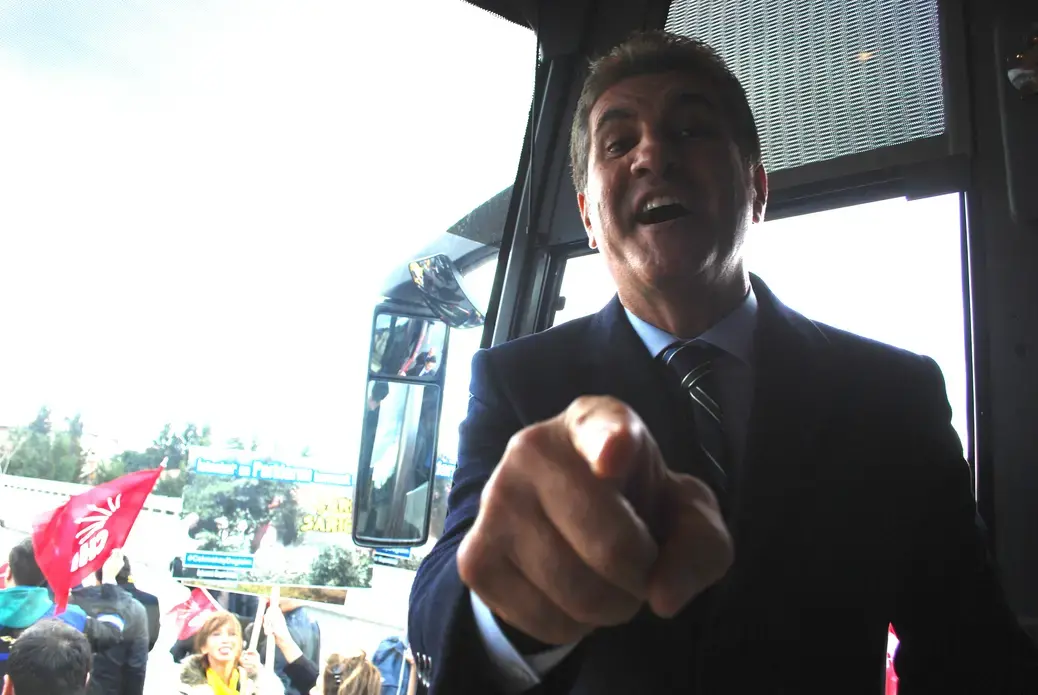 Mustafa Sarigul on the campaign trail. Image by Jenna Krajeski. Turkey, 2014. Media file: sarigul2.jpg