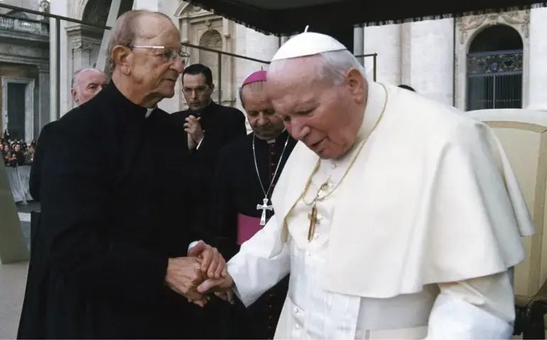 Father Marcial Maciel Degollado, founder of the Legionaries of Christ, greets Pope John Paul II in St. Peter's Square in 2000. Image by the Catholic Press Association. Vatican City, 2000. Media file: RhodeIsland.jpg