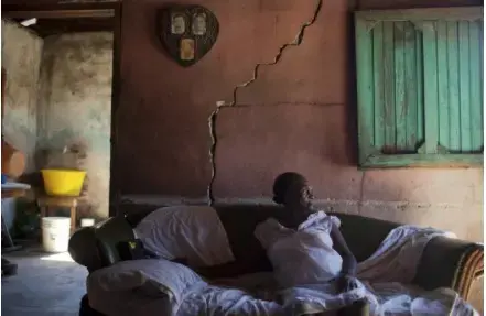 Victoria is HIV-positive and lives alone in her home. She was 72-years-old when the photo was taken. Image by David Rochkind. Honduras, 2013. Media file: honduras_garifuna.jpg