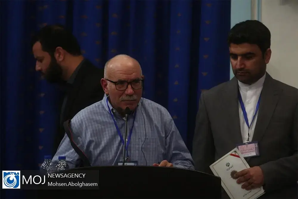Reese Erlich at Rouhani press conference. Image by the MOJ News Agency. Iran, 2020.