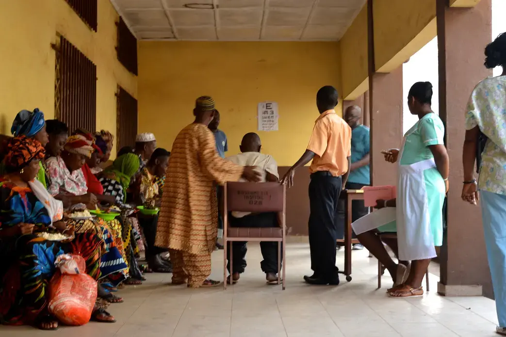 Patients await vision screenings at Freetown’s Lowell and Ruth Gess Kissy UMC Eye Hospital. Image by Emily Baumgaertner. Sierra Leone, 2016. Media file: dsc_0114.jpg