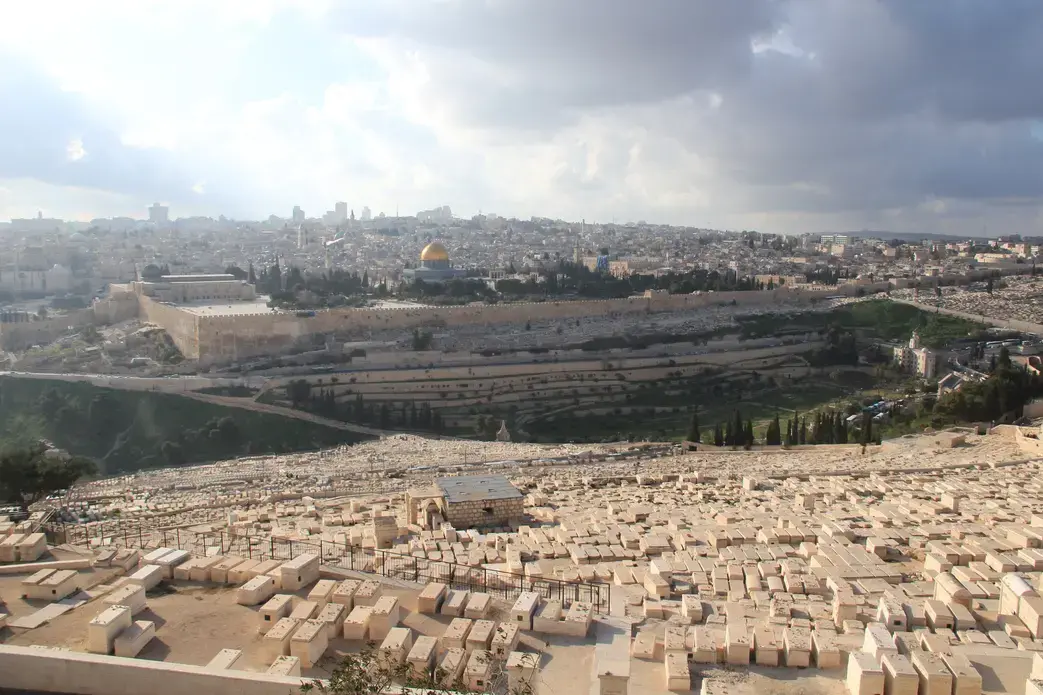 The Old City of Jerusalem, seen from the Mount of Olives. Image by Sarah Wildman. Jerusalem, 2013. Media file: IMG_9766.JPG