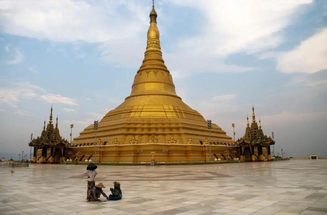 The Uppatasanti pagoda is a replica of the famous Shwedagon pagoda in Rangoon. Unlike the original, this one is hollow. Image by Nic Dunlop/Panos Pictures. Burma, 2014. Media file: 319a8ccc-5a9f-4290-9e0c-5349a7e47fe7-2060x1353.jpg