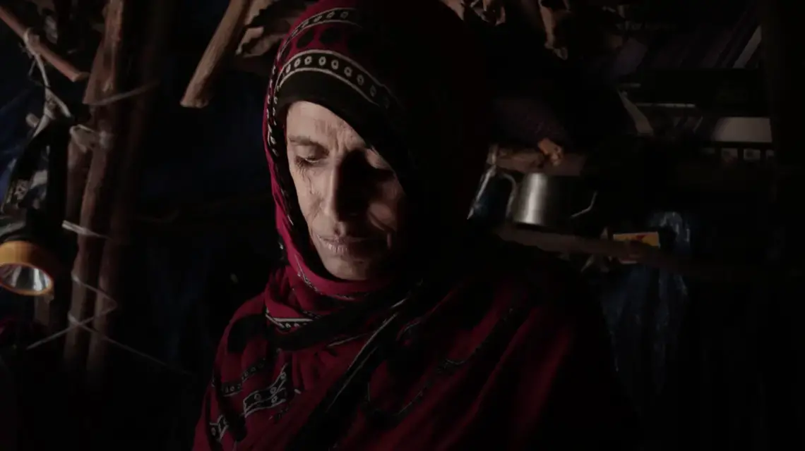 Meet Hagar Yahia, a Yemeni woman working to keep her family alive. Image by Nariman El Mofty. Yemen, 2018. Meet Hagar Yahia, a Yemeni woman working to keep her family alive. Image by Nariman El Mofty. Yemen, 2018.