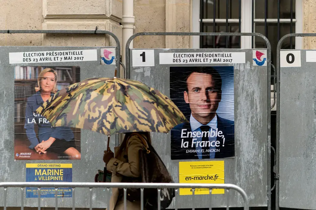 Posters promoting candidates in the 2017 French presidential election, Marine Le Pen and Emmanuel Macron. Image by Lorie Shaull. France, 2017. Posters promoting candidates in the 2017 French presidential election, Marine Le Pen and Emmanuel Macron. Image by Lorie Shaull. France, 2017.