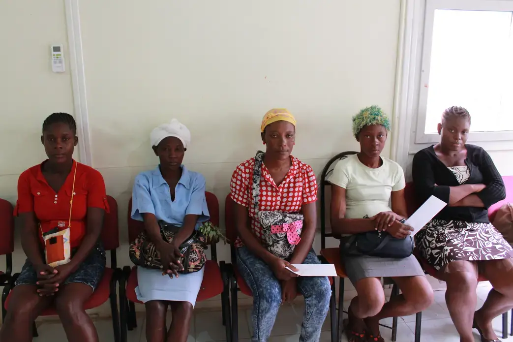 Women seeking treatment at the Innovating Health International offices. Image by Kate Corrigan. Haiti, 2017. 