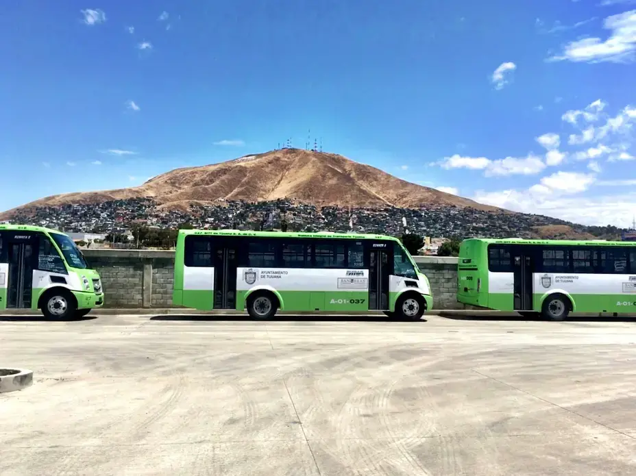 One of the Sistema Integral de Transporte de Tijuana's (SITT's) feeder route buses. Image by Patrick Reilly. Mexico, 2017. One of the Sistema Integral de Transporte de Tijuana's (SITT's) feeder route buses. Image by Patrick Reilly. Mexico, 2017.