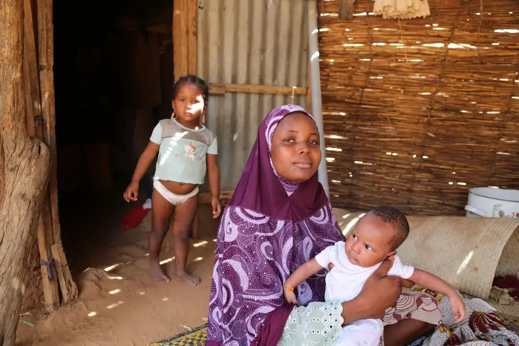 Young mothers in Niger are encouraged to have multiple births in rapid succession, damaging their bodies and causing accelerated aging. Image by Jennifer Koons. Niger, 2014. Media file: tired_cover_photo.jpg