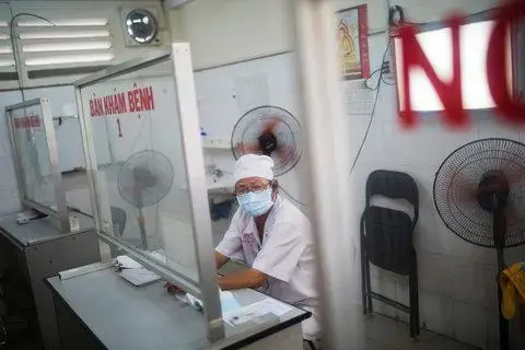 A tuberculosis clinic in Ho Chi Minh City. Image by David Rochkind. Vietnam, 2014. Media file: 12fixesweb2-blog480.jpg