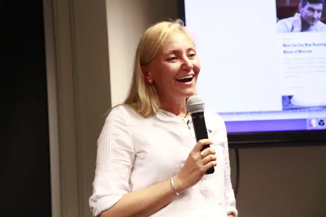Anna Nemtsova discusses the HIV epidemic in Russia at the Pulitzer Center. Image by Kayla Edwards. United States, 2018.