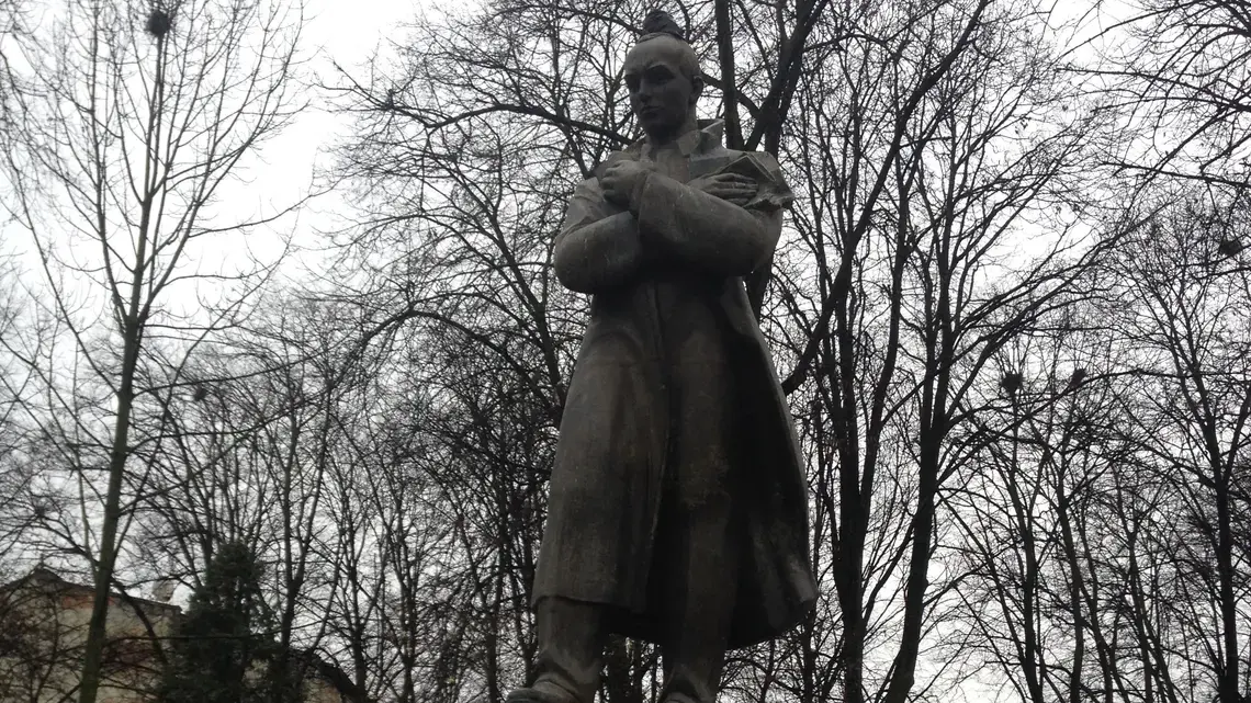 Statue of Stephan Bandera in Dubrovych. This square used to have a statue of Lenin in it, now in its place, there’s a statue of Stephan Bandera, a hero for nationalists and leader of the OUN. Image by Sarah Topol. Ukraine, 2014. Media file: topol_01.jpg