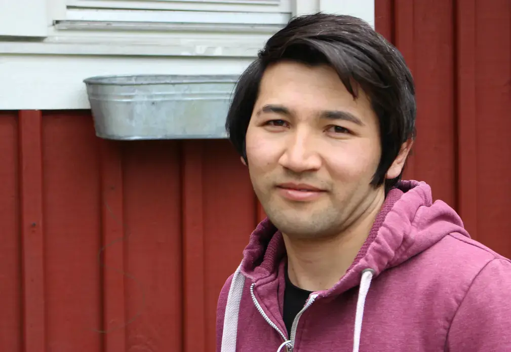 Abdullah, 18, shown here in front of an asylum center in Kungälv. Image by Amy Russo. Sweden, 2017. Abdullah, 18, shown here in front of an asylum center in Kungälv. Image by Amy Russo. Sweden, 2017.