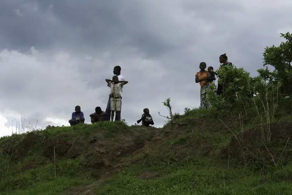 Media file: kilwabystanders_960.jpg