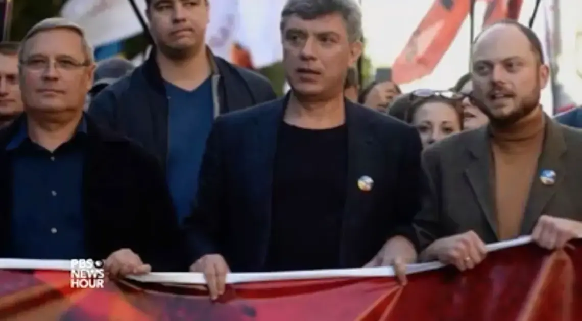 Vladminir Kara-Murza, Boris Nemsov, and Mikhail Kasyanov opposing Putin's government. Image from PBS Newshour.