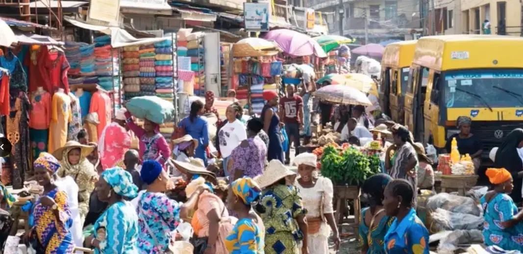Women in a market in Lagos. Image by Joy Ikekhua. Nigeria, 2019. Women in a market in Lagos. Image by Joy Ikekhua. Nigeria, 2019.