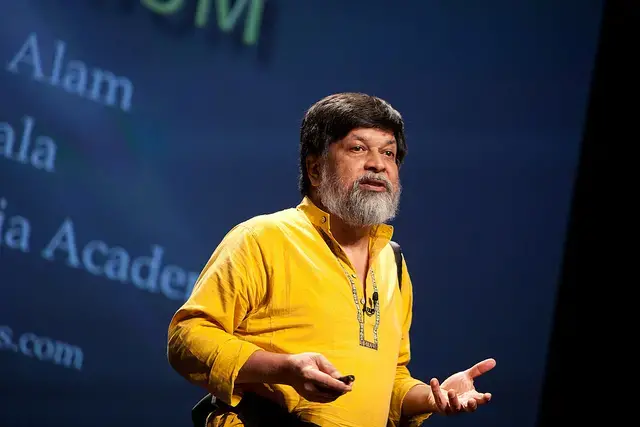 Shahidul Alam giving a presentation at PopTech 2011. Image by Kris Krüg. United States, 2011. Shahidul Alam giving a presentation at PopTech 2011. Image by Kris Krüg. United States, 2011.