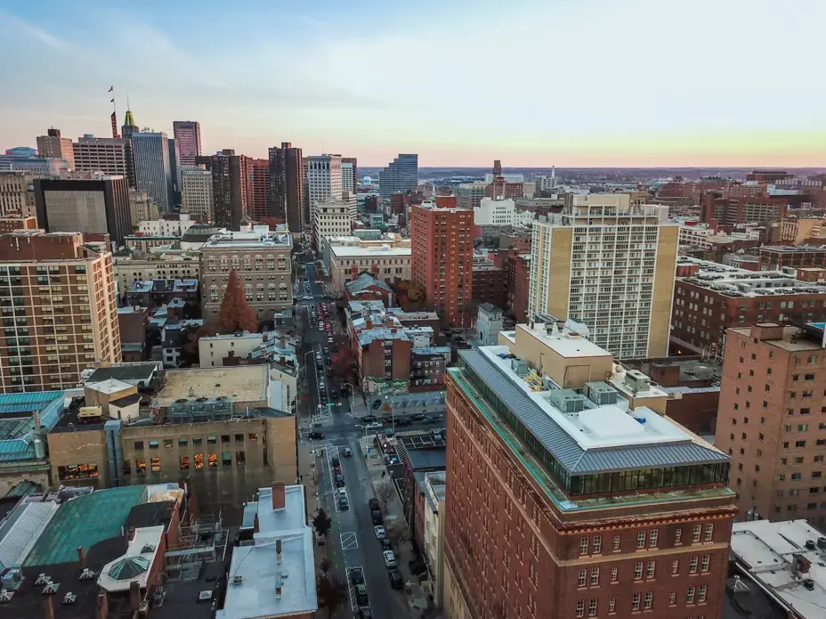 Aerial of Downtown Baltimore, Maryland from Mount Vernon Place. Image by Christian Hinkle / Shutterstock. United States, undated. Aerial of Downtown Baltimore, Maryland from Mount Vernon Place. Image by Christian Hinkle / Shutterstock. United States, undated.