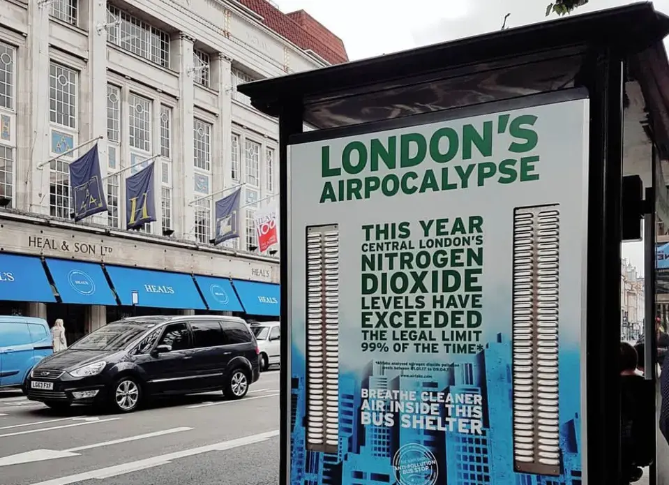 Warnings about air pollution are plastered across London in newspapers, billboards, and bus stops. Image by Rohan Naik. London, 2018. Warnings about air pollution are plastered across London in newspapers, billboards, and bus stops. Image by Rohan Naik. London, 2018.