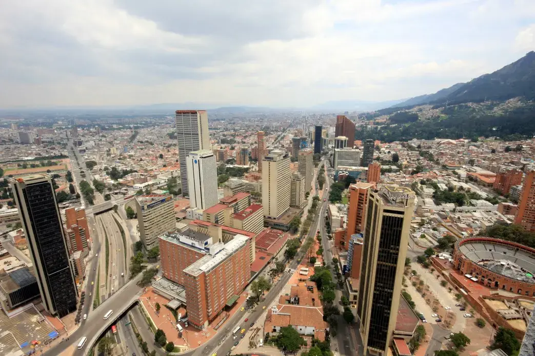 Downtown Bogotá. 7th Avenue. Image by Jose David Parra via Wikimedia Commons. Colombia, 2008. Media file: bogota_business_center.jpg