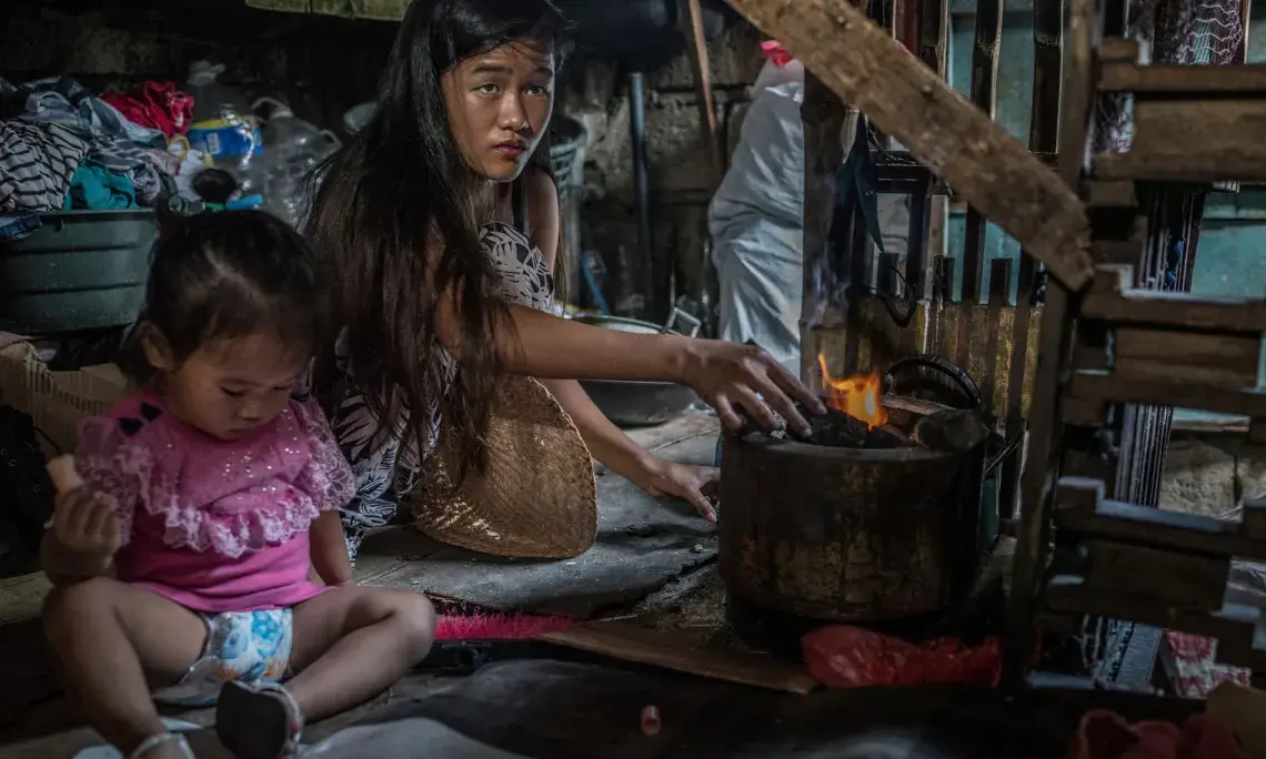 Jasmine Durana, 16, lost her husband to Duterte’s war on drugs. Image by James Whitlow Delano. Philippines, 2018.