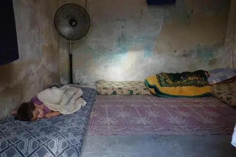 roth_eakin_refugees.jpg Media file: roth_eakin_refugees.jpg